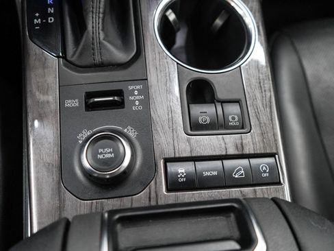 Used 2020 Toyota Highlander Limited AWD/4WD image 25