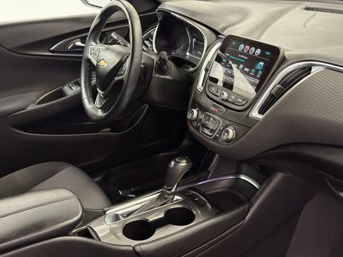 Used 2018 Chevrolet Malibu LT FWD image 6