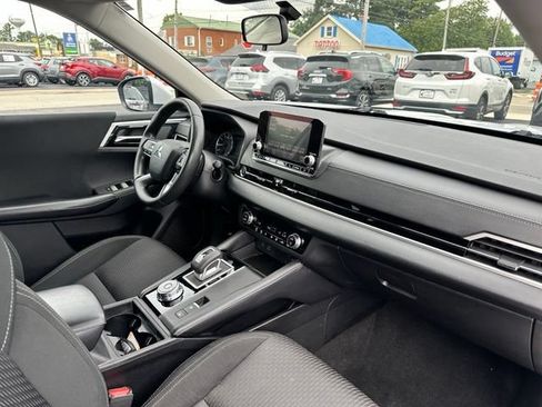 Used 2022 Mitsubishi Outlander ES AWD/4WD image 25
