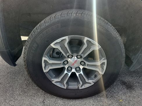 Used 2025 GMC Sierra 1500 SLT RWD image 17