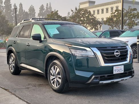Used 2023 Nissan Pathfinder SL image 28