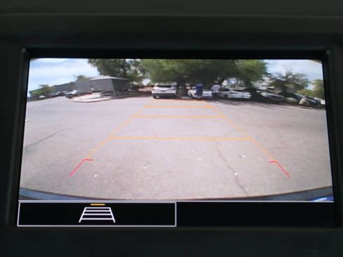 Used 2023 Chevrolet Equinox LT FWD image 25