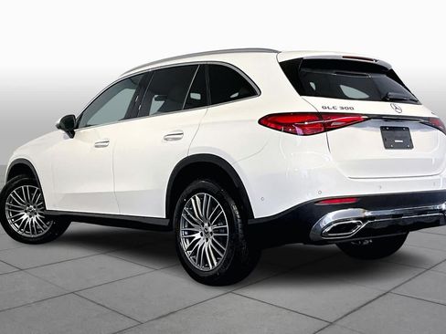 Used 2026 Mercedes-Benz GLC 300 4MATIC image 3