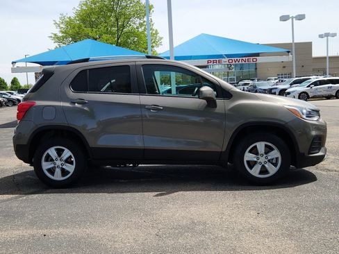 Used 2021 Chevrolet Trax LT AWD/4WD image 6