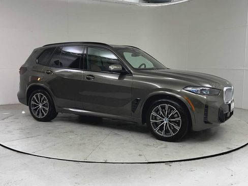 Used 2025 BMW X5 xDrive50e w/ M Sport Package AWD/4WD image 8