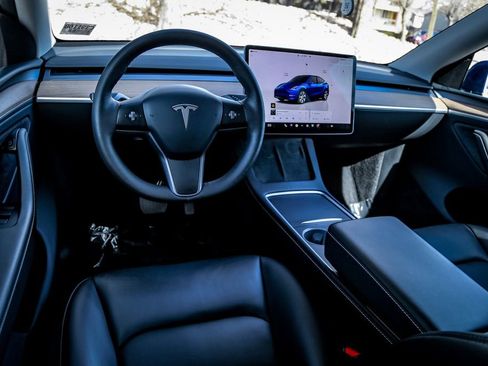 Used 2024 Tesla Model Y Long Range image 12