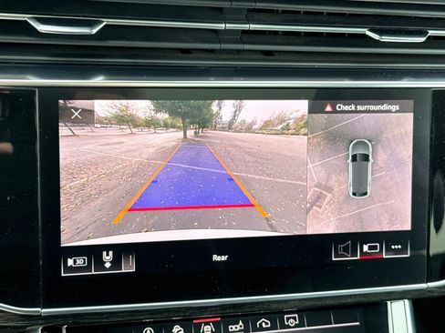 Used 2019 Audi Q8 Premium Plus w/ Premium Plus image 24