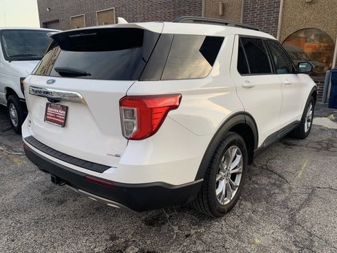 Used 2020 Ford Explorer XLT w/ Equipment Group 202A image 5
