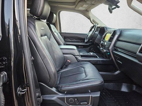 Used 2018 Ford Expedition Platinum RWD image 18