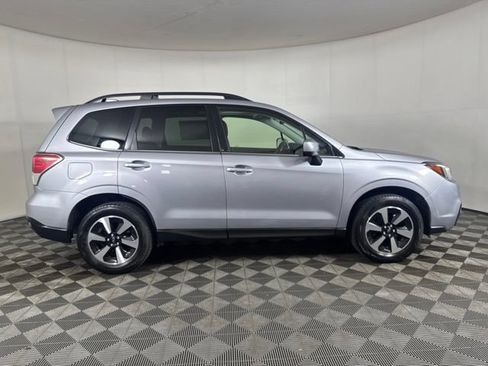 Used 2017 Subaru Forester 2.5i Limited w/ Popular Package #2 AWD/4WD image 2