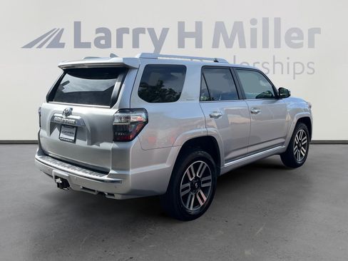 Used 2022 Toyota 4Runner Limited AWD/4WD image 5