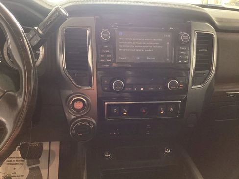Used 2017 Nissan Titan 4x4 Crew Cab Platinum Reserve image 10