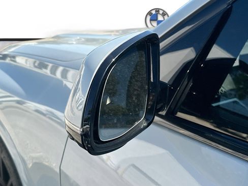 Used 2024 BMW X5 xDrive40i w/ Executive Package image 6