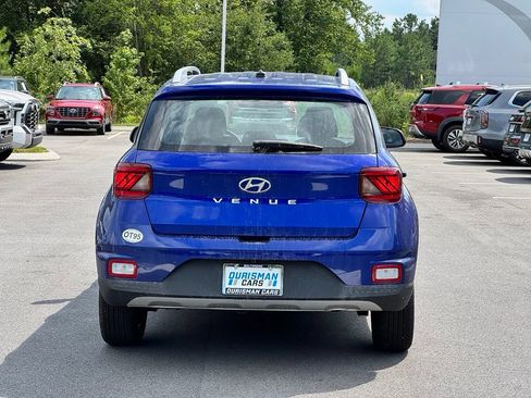 Used 2025 Hyundai Venue SEL FWD image 5