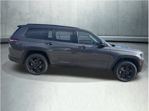 New 2026 Jeep Grand Cherokee L Limited w/ Limited Altitude Package AWD/4WD image 7