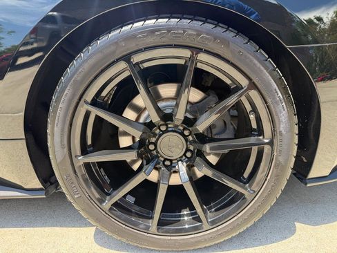 Used 2019 Ford Mustang GT Premium w/ GT Performance Package RWD image 7