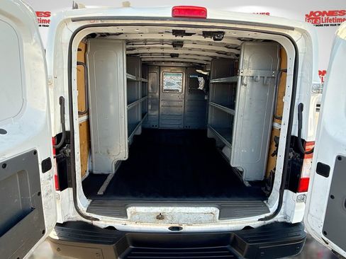 Used 2020 Nissan NV 2500 SV image 23