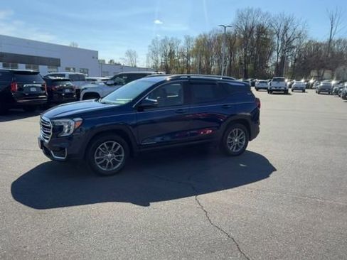 Certified 2023 GMC Terrain SLT AWD/4WD image 4
