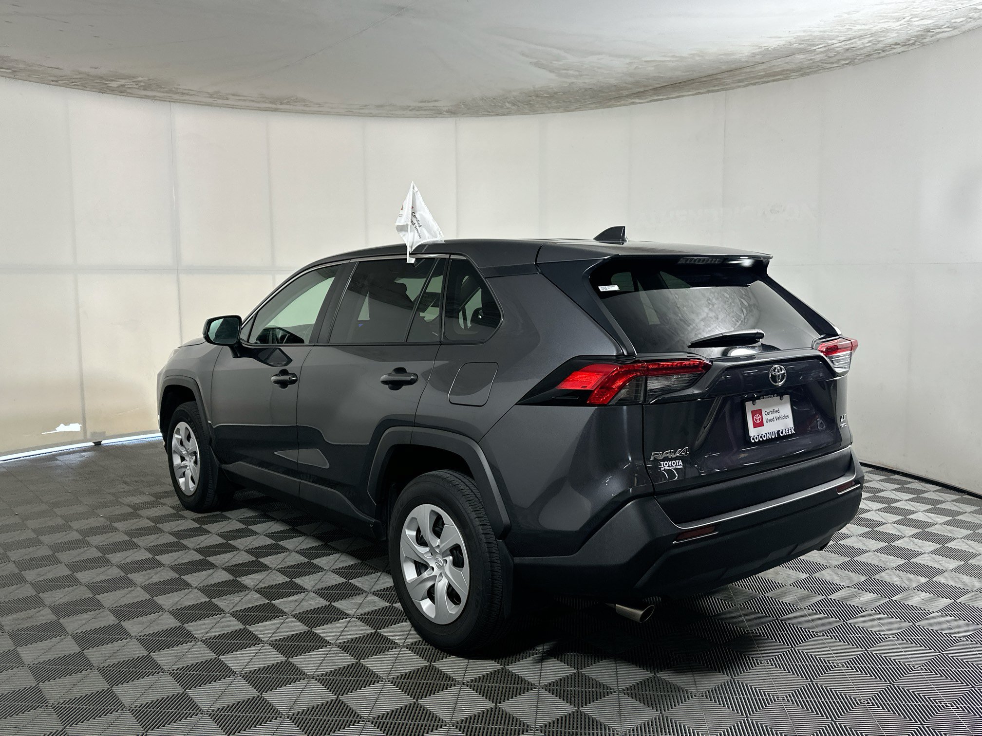 Certified 2025 Toyota RAV4 LE AWD/4WD image 5