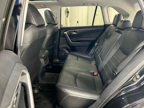 Used 2019 Toyota RAV4 XLE Premium w/ Advanced Technology Package AWD/4WD image 18