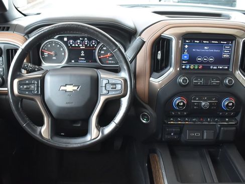 Used 2020 Chevrolet Silverado 1500 High Country w/ Technology Package AWD/4WD image 2