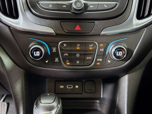 Used 2021 Chevrolet Equinox LT w/ Driver Convenience Package AWD/4WD image 19