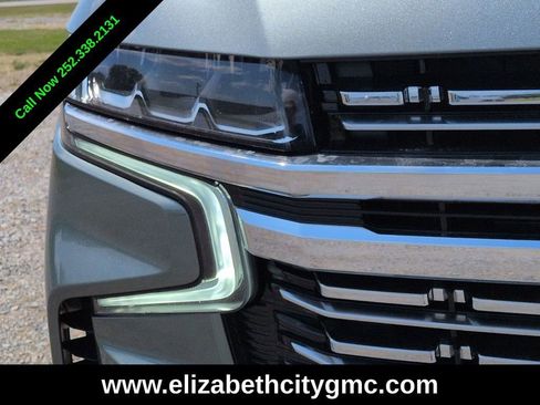 Used 2023 Chevrolet Suburban Premier RWD image 9