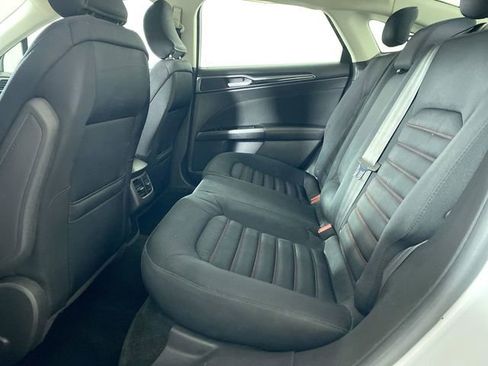 Used 2016 Ford Fusion SE w/ Equipment Group 201A image 21
