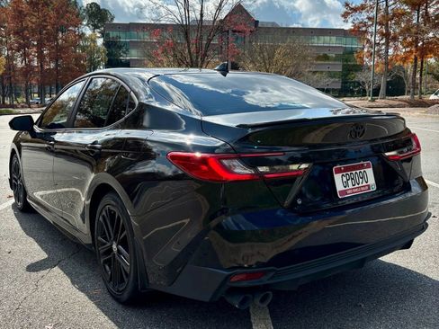 Used 2025 Toyota Camry SE image 2