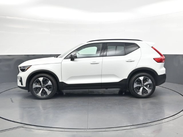 Used 2023 Volvo XC40 B4 Ultimate FWD image 8