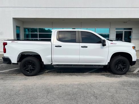 Used 2022 Chevrolet Silverado 1500 LT Trail Boss w/ Convenience Package II AWD/4WD image 3