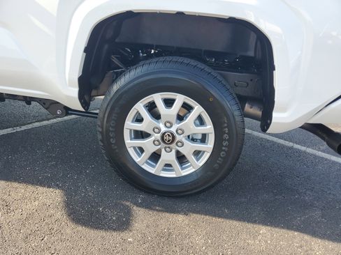 Used 2025 Toyota Tacoma SR5 image 10