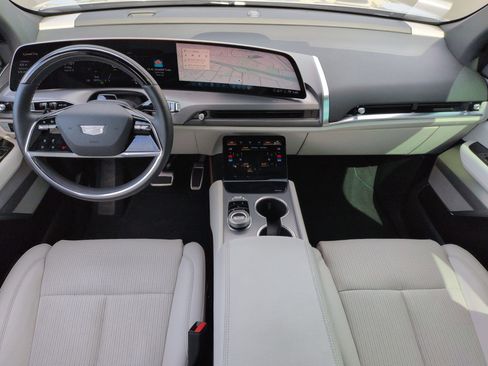 Used 2026 Cadillac Vistiq Luxury image 29