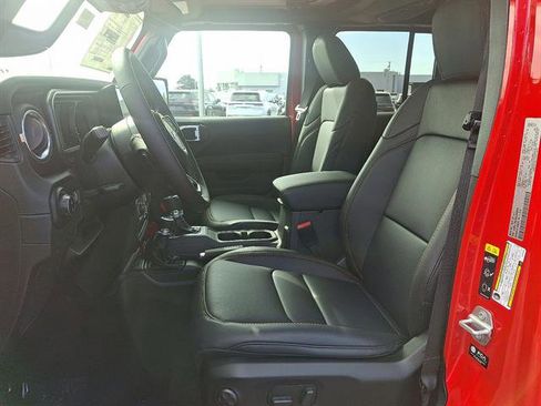 New 2025 Jeep Gladiator Sport image 10