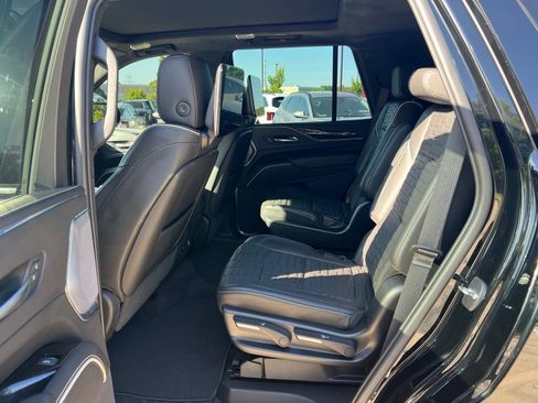 Used 2023 Cadillac Escalade V AWD/4WD image 18