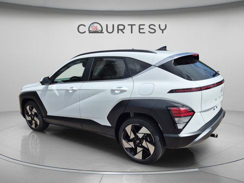 New 2026 Hyundai Kona Limited FWD image 3