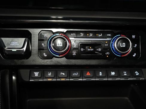 Used 2025 GMC Sierra 2500 AT4X AWD/4WD image 17