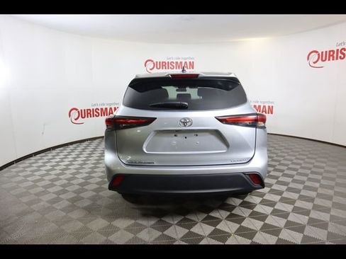 Used 2024 Toyota Highlander LE image 10