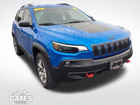 Used 2021 Jeep Cherokee Trailhawk w/ Trailer Tow Group AWD/4WD image 1