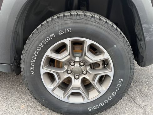 Certified 2021 Jeep Cherokee Trailhawk image 24