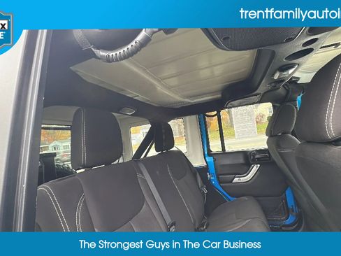 Used 2015 Jeep Wrangler Unlimited Rubicon w/ Connectivity Group image 56