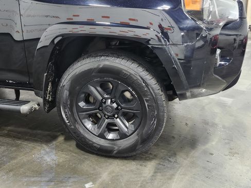 Used 2015 Toyota 4Runner SR5 image 10