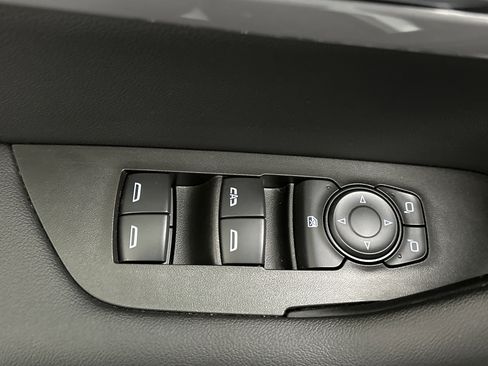 Used 2025 Chevrolet Blazer LT AWD/4WD image 16