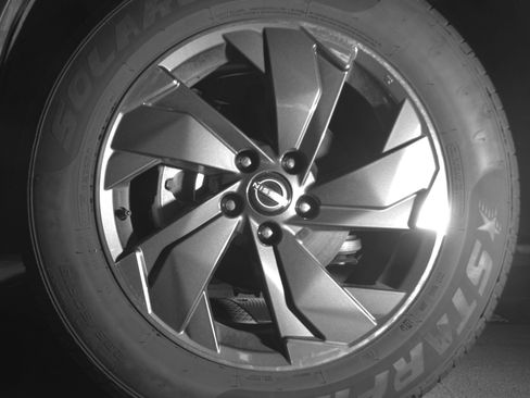 Used 2025 Nissan Rogue SV FWD image 12