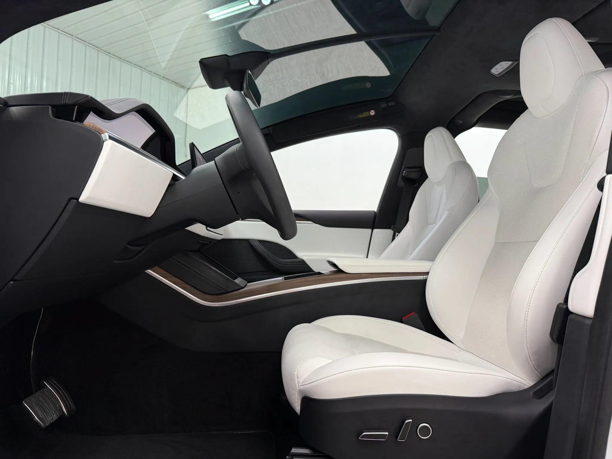 Used 2024 Tesla Model X AWD/4WD image 15