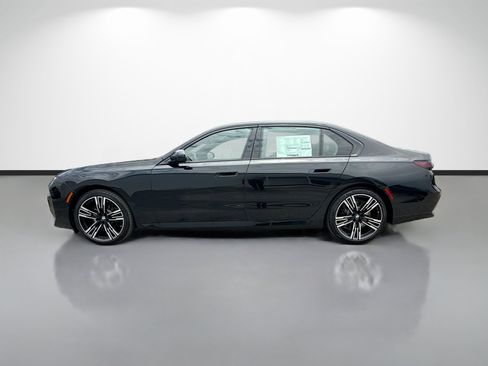 New 2026 BMW 740i w/ Premium Package RWD image 6