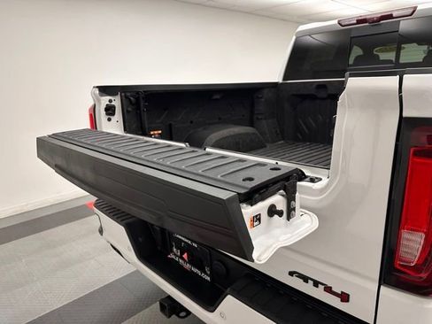 Used 2022 GMC Sierra 1500 AT4 w/ AT4 Premium Package AWD/4WD image 26