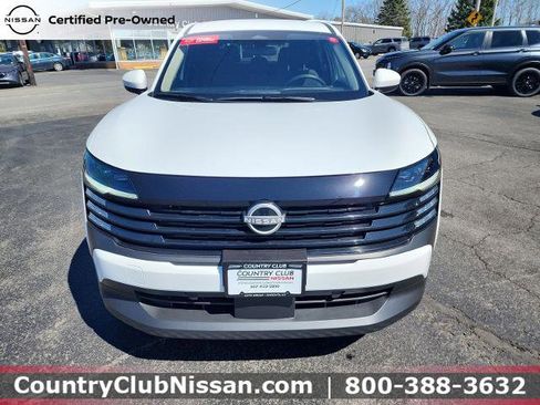 Certified 2025 Nissan Kicks SV image 3