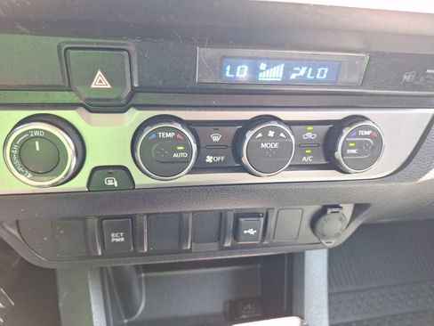 Used 2023 Toyota Tacoma SR AWD/4WD image 27