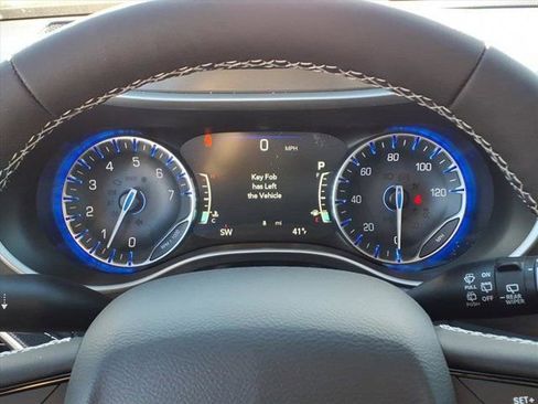 New 2026 Chrysler Pacifica Select w/ S Appearance Package image 13